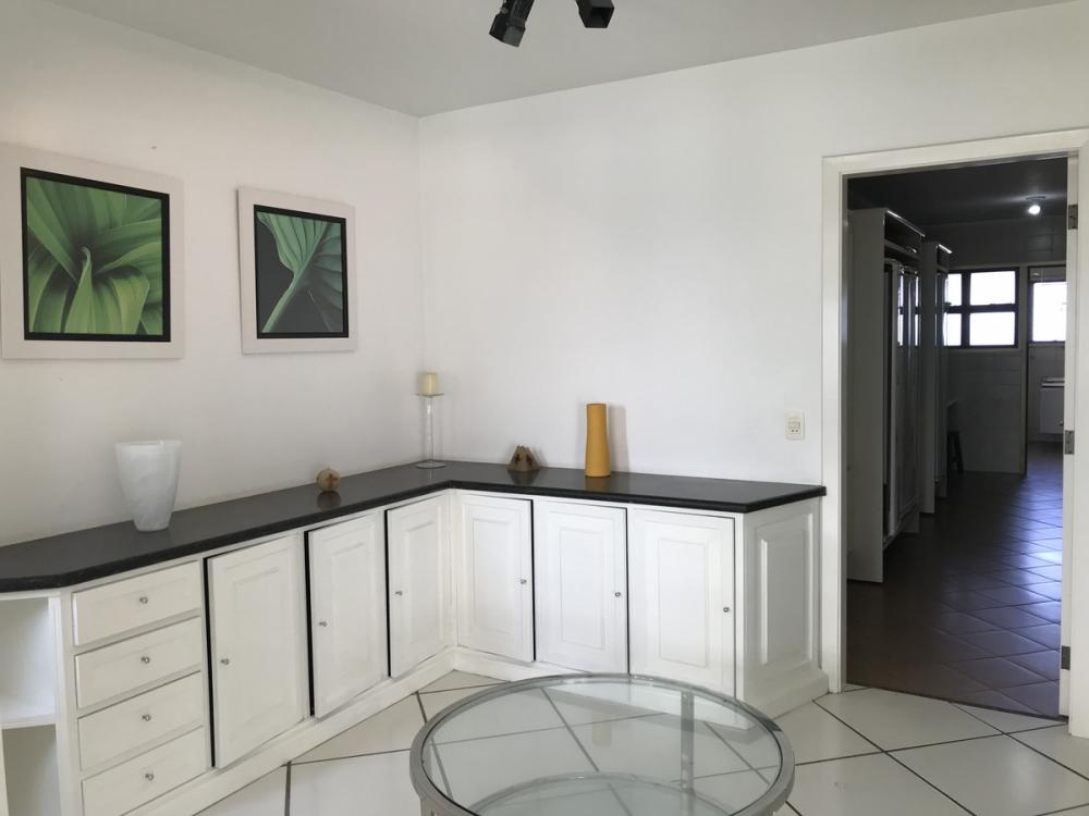 Apartamento à venda com 4 quartos, 224m² - Foto 7