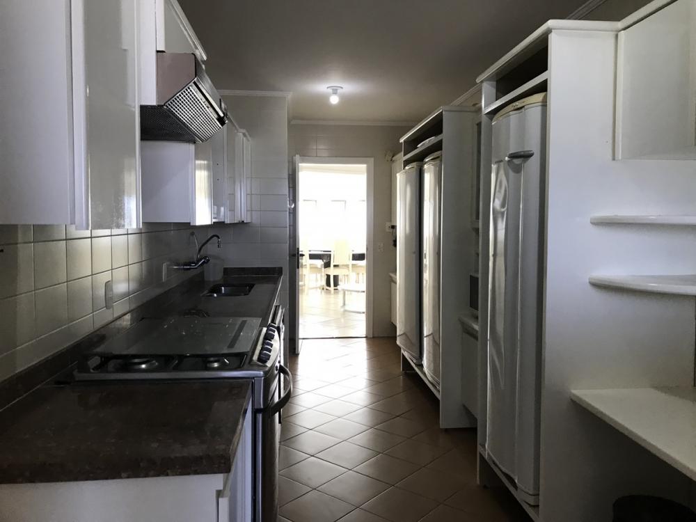 Apartamento à venda com 4 quartos, 224m² - Foto 11