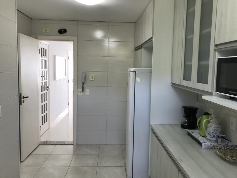 Apartamento à venda com 4 quartos, 175m² - Foto 8