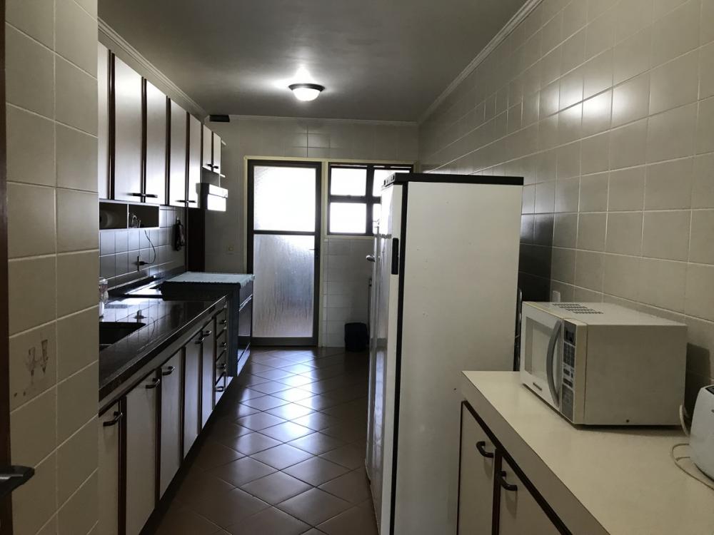 Apartamento à venda com 4 quartos, 224m² - Foto 12