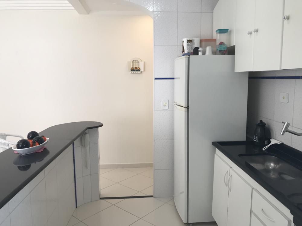 Apartamento à venda com 2 quartos, 80m² - Foto 2