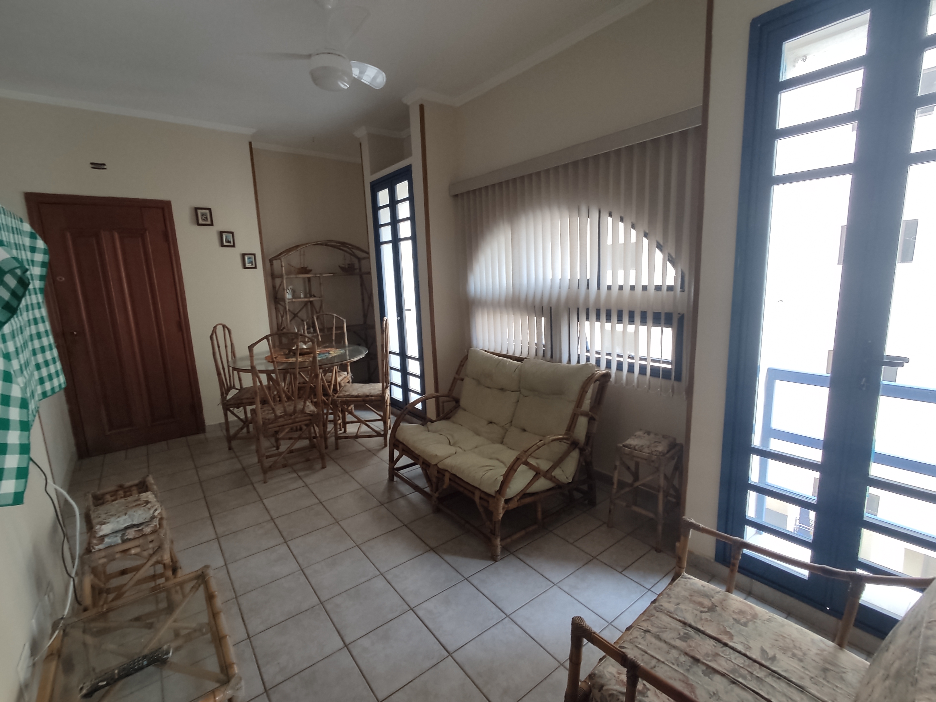 Apartamento à venda com 2 quartos, 65m² - Foto 1