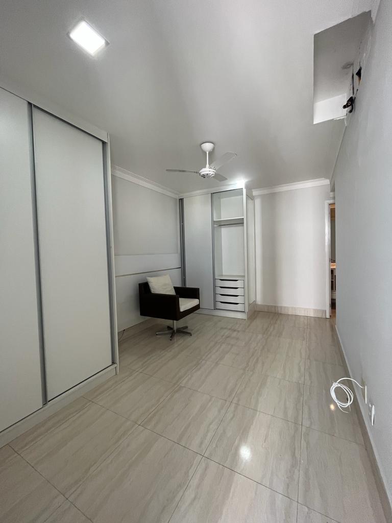 Apartamento à venda com 3 quartos, 118m² - Foto 2