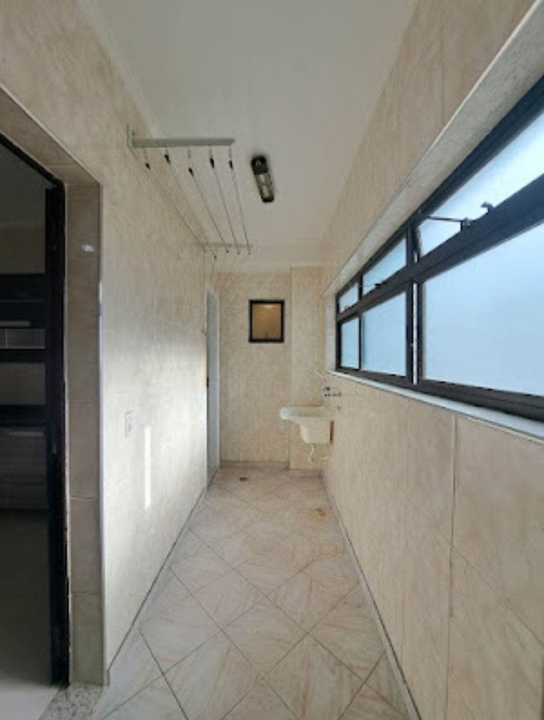 Apartamento para alugar com 3 quartos, 140m² - Foto 14