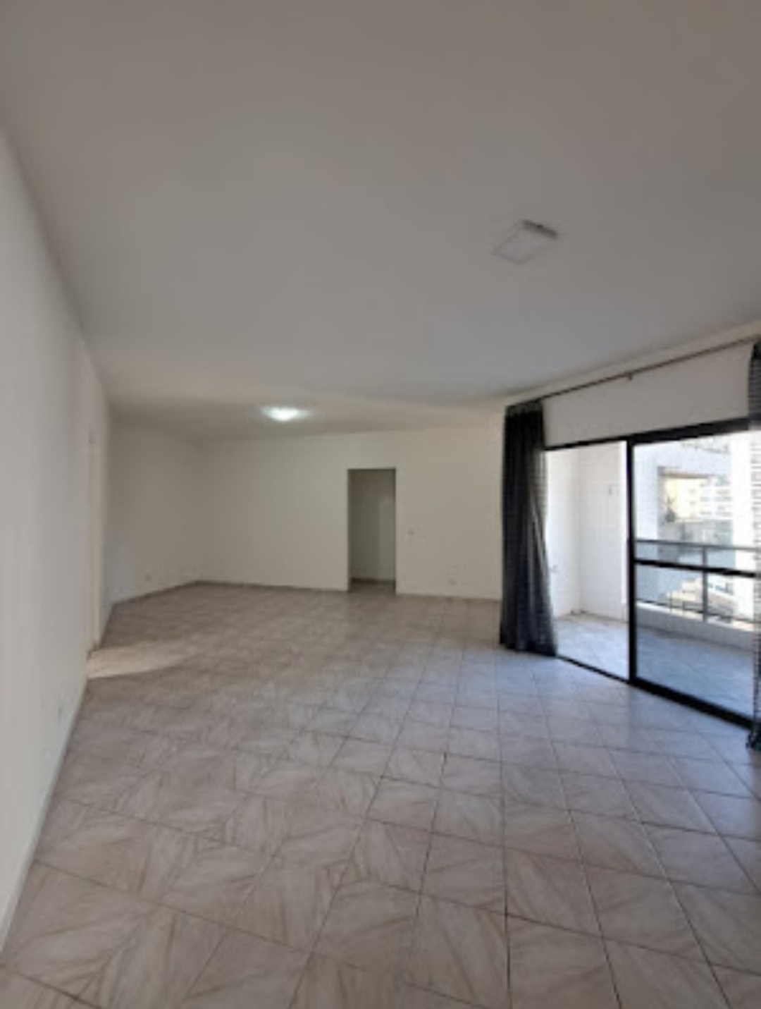 Apartamento para alugar com 3 quartos, 140m² - Foto 12