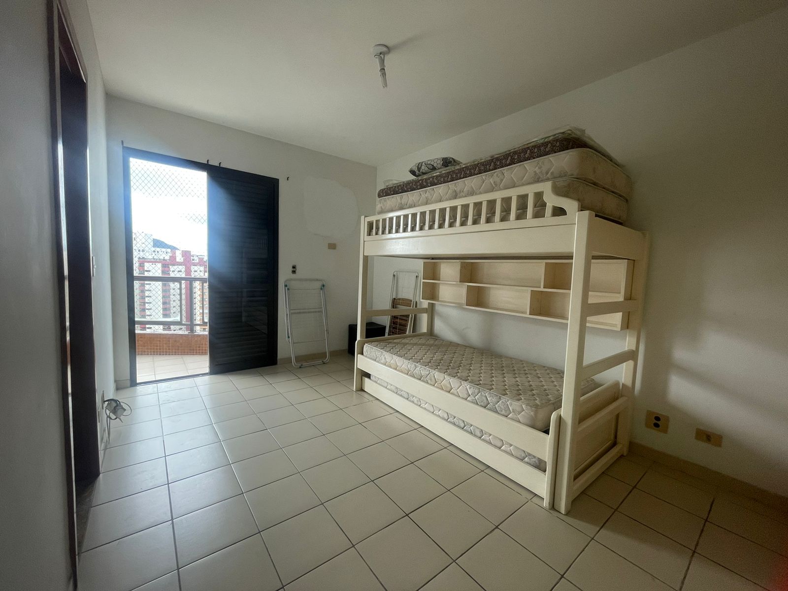 Apartamento para alugar com 3 quartos, 210m² - Foto 14