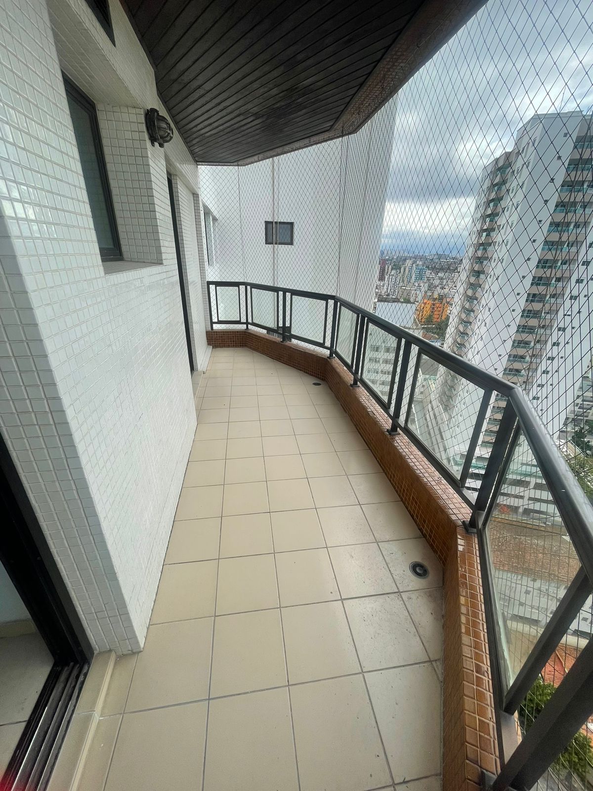 Apartamento para alugar com 3 quartos, 210m² - Foto 18