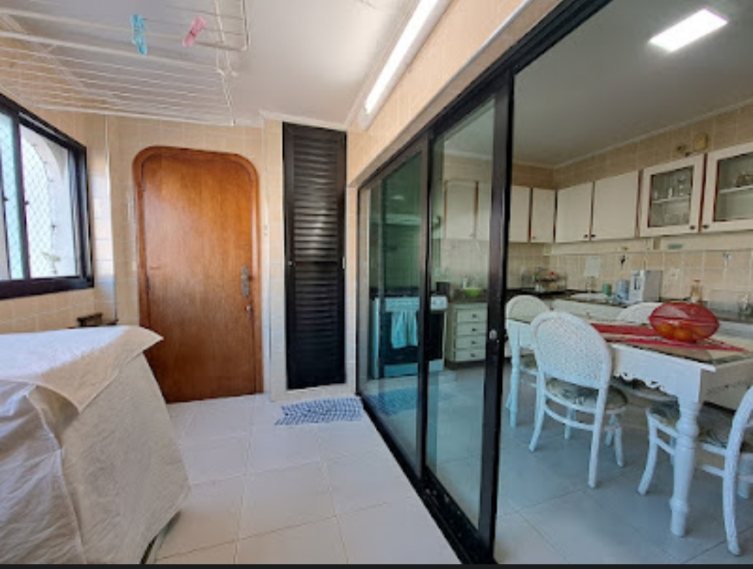 Apartamento para alugar com 3 quartos, 130m² - Foto 18