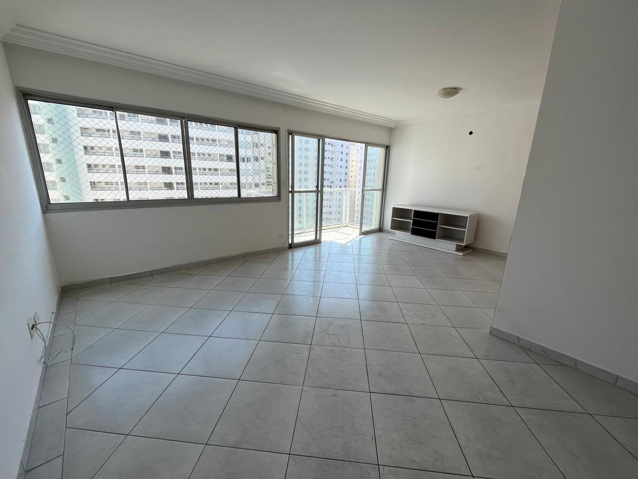 Apartamento para alugar com 3 quartos, 120m² - Foto 18