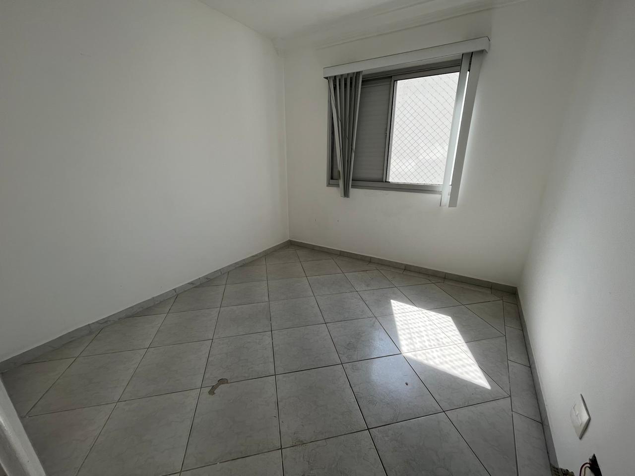 Apartamento para alugar com 3 quartos, 120m² - Foto 12