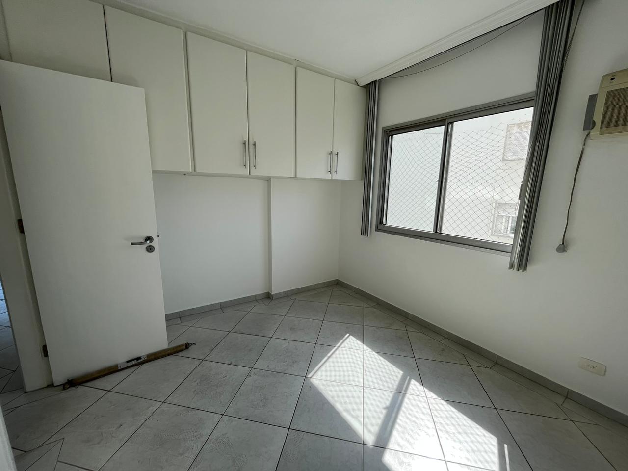 Apartamento para alugar com 3 quartos, 120m² - Foto 10