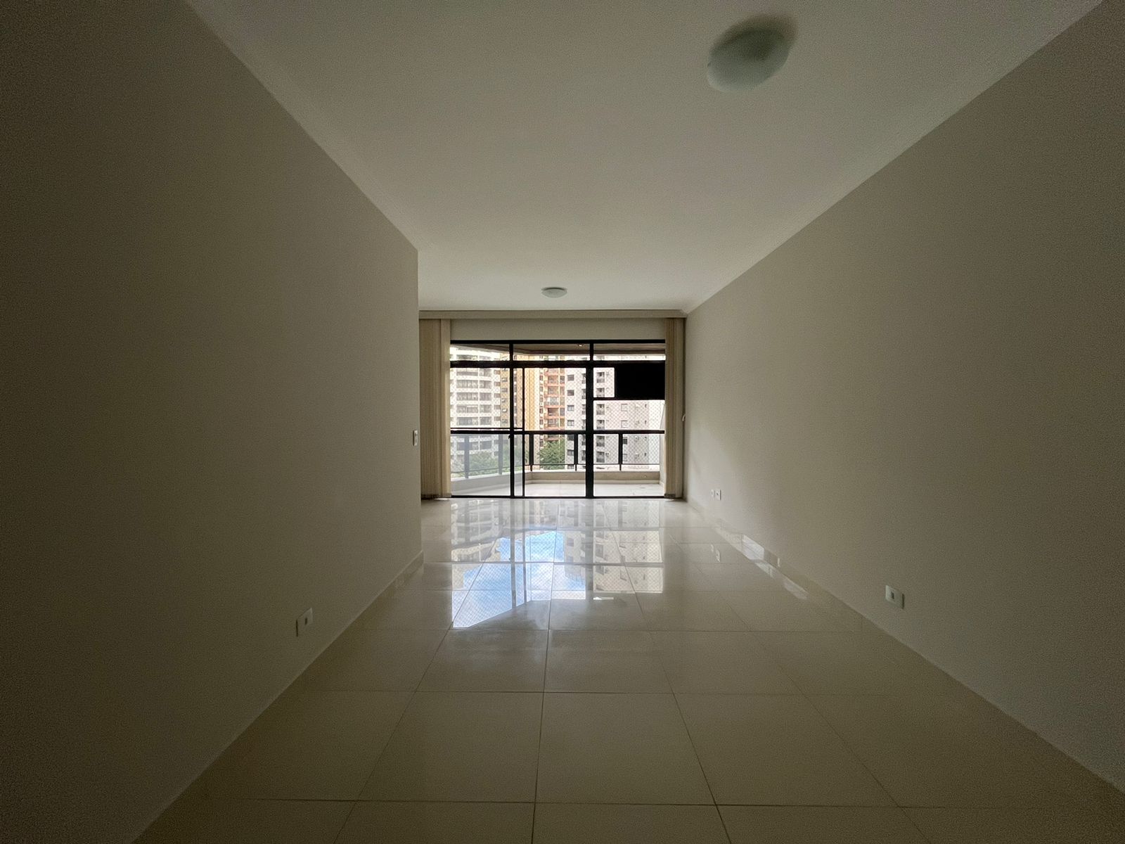 Apartamento para alugar com 3 quartos, 174m² - Foto 5