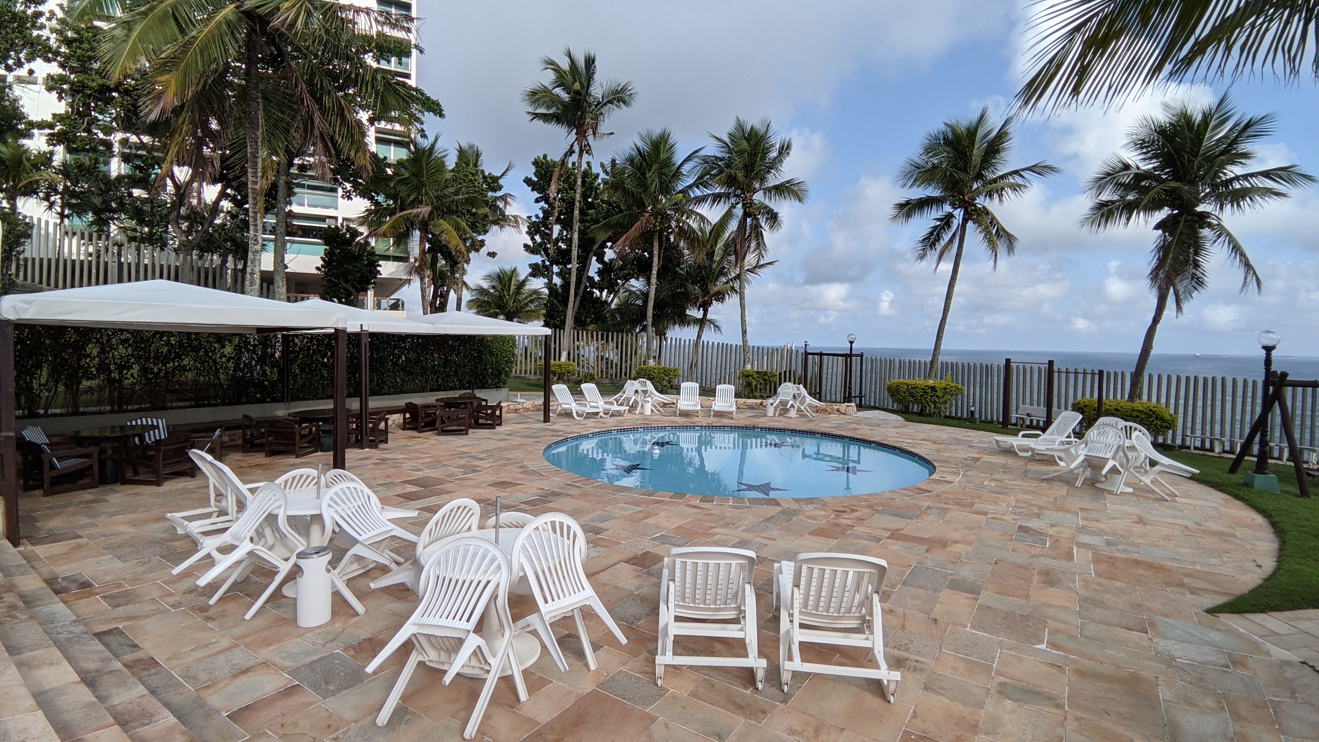 Apartamento com 3 dormitórios à venda, 100 m² por R$ 750.000,00 - Praia da Enseada – Tortugas - Guarujá/SP
