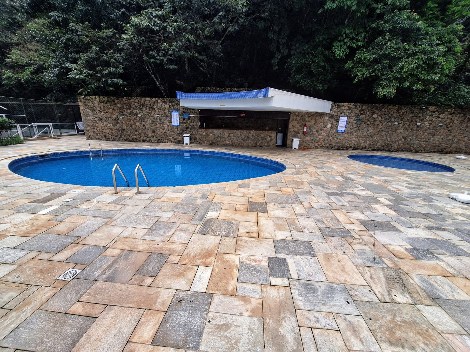 Apartamento com 3 dormitórios à venda, 120 m² por R$ 620.000,00 - Barra Funda - Guarujá/SP AP0351