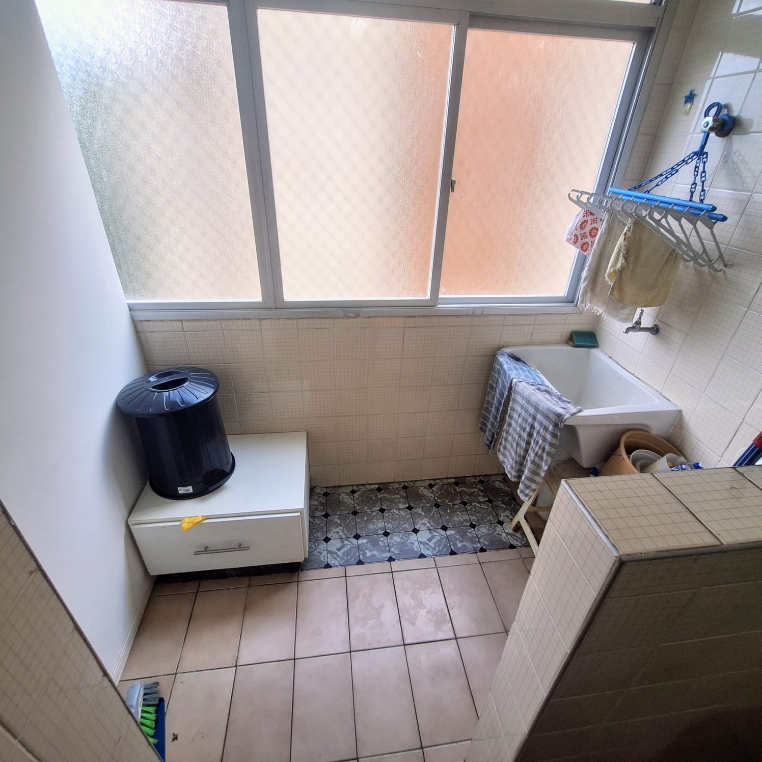 Apartamento com 3 dormitórios à venda, 120 m² por R$ 620.000,00 - Barra Funda - Guarujá/SP AP0351