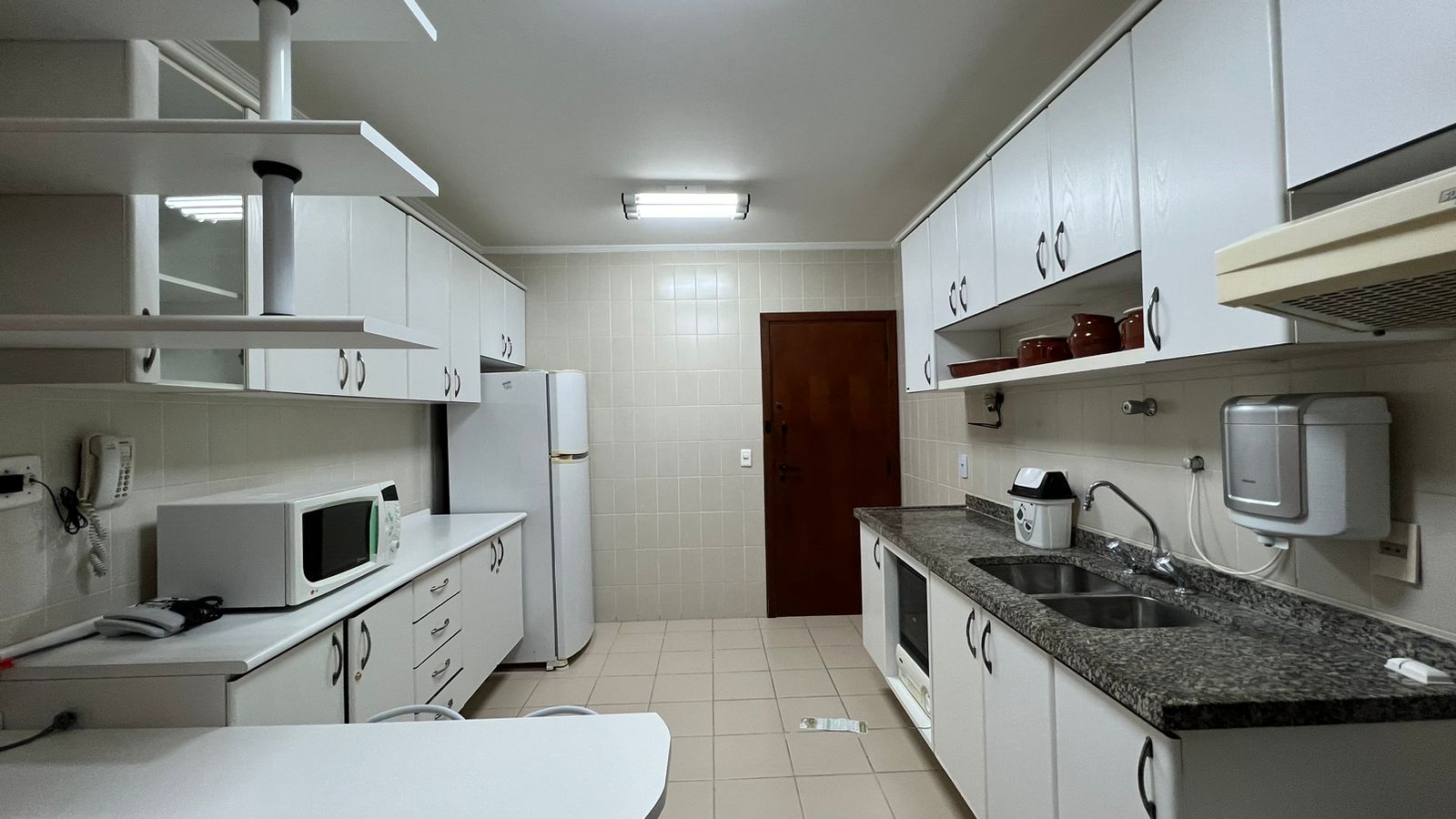 Apartamento com 3 dormitórios à venda, 132 m² por R$ 950.000,00 - Praia da Enseada – Tortugas - Guarujá/SP