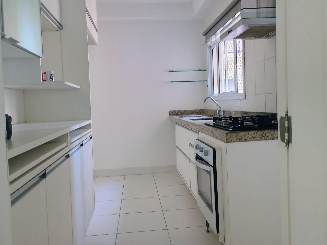 Apartamento à venda com 3 quartos, 134m² - Foto 4