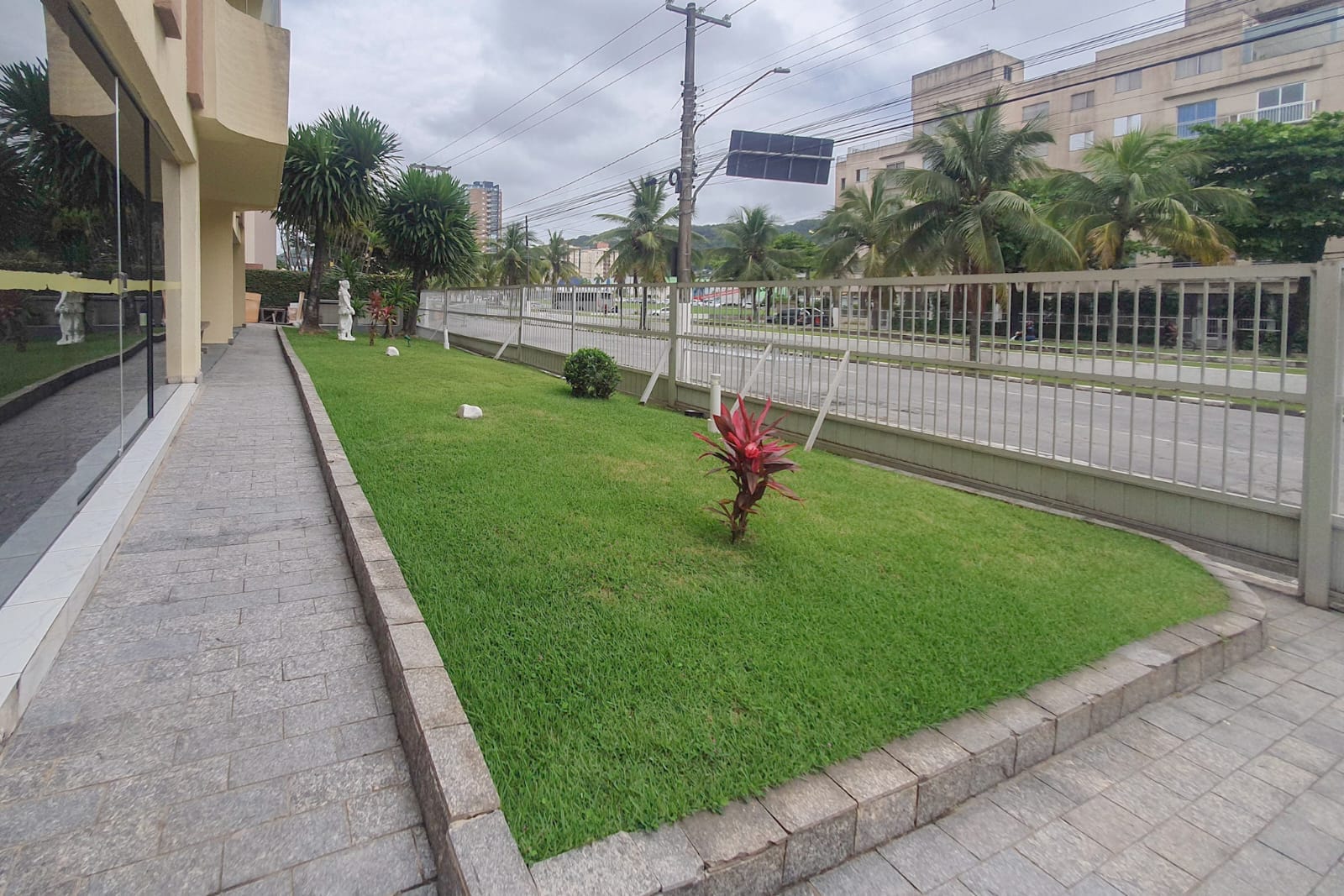 apartamento venda 2 dormitórios 1 vaga  65 m² por 270.000,00 Enseada  Guarujá/SP