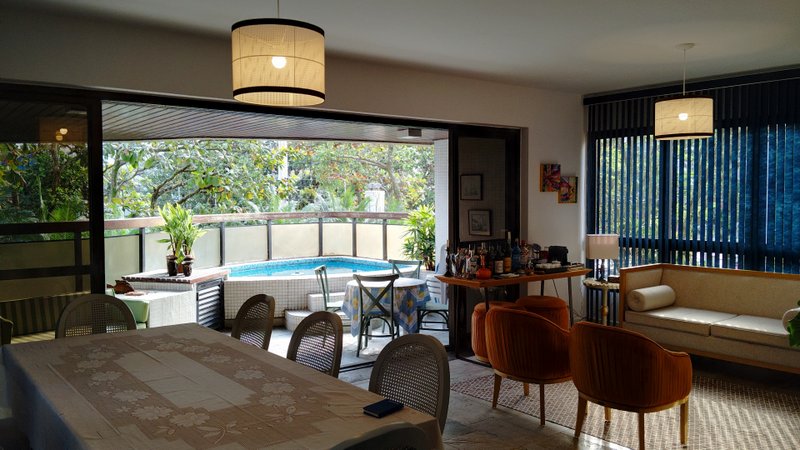 apartamento 3 dormitorios 1 suite 2 vagas por R$ 880.000.00 praia das pitangueiras guaruja cod R2140844 