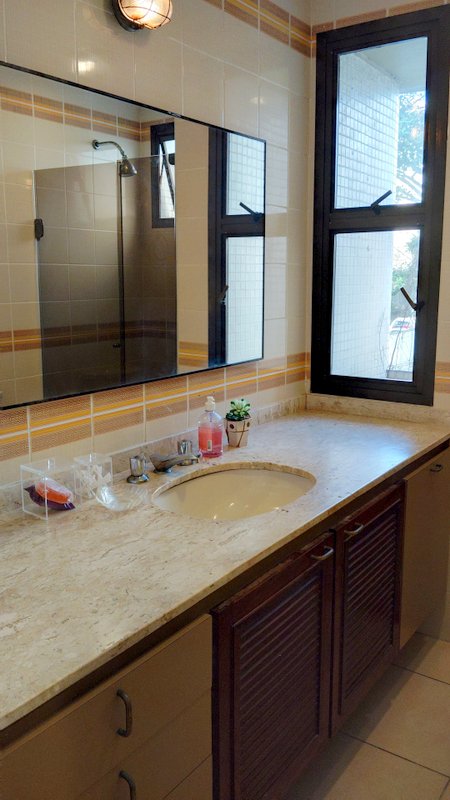 apartamento 3 dormitorios 1 suite 2 vagas por R$ 880.000.00 praia das pitangueiras guaruja cod R2140844 