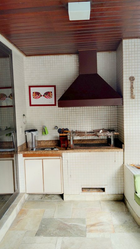 apartamento 3 dormitorios 1 suite 2 vagas por R$ 880.000.00 praia das pitangueiras guaruja cod R2140844 