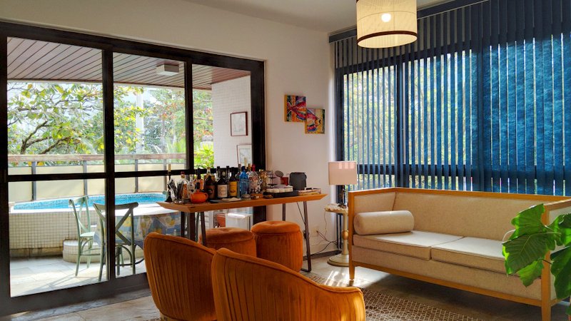 apartamento 3 dormitorios 1 suite 2 vagas por R$ 880.000.00 praia das pitangueiras guaruja cod R2140844 