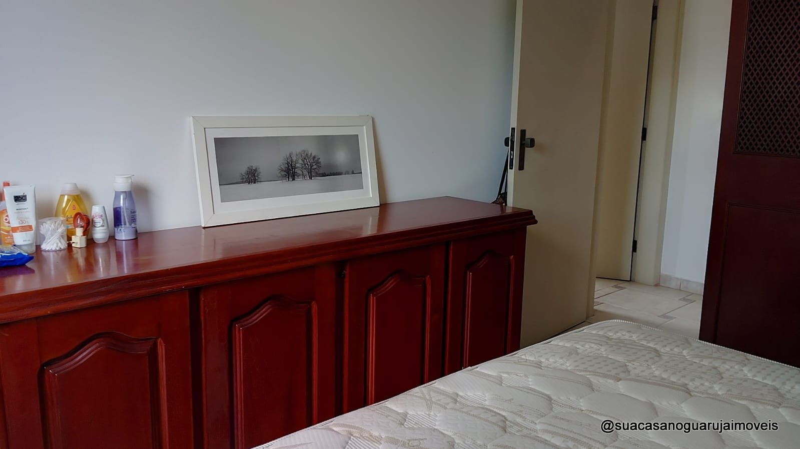 Apartamento Mobiliado na Praia da Enseada 3 Quartos 90m² Pronto para Morar ou Investir