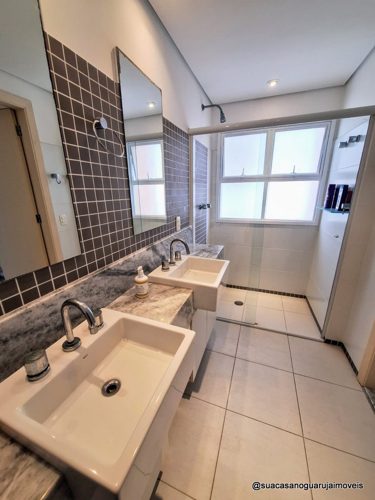 Apartamento à Venda na Praia das Pitangueiras – Guarujá 3 Suítes, Vista Mar, Condomínio com Lazer Completo APP10202191V