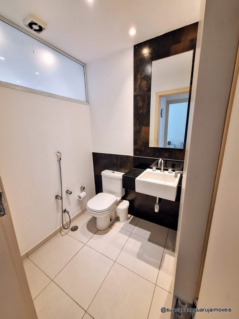 Apartamento à Venda na Praia das Pitangueiras – Guarujá 3 Suítes, Vista Mar, Condomínio com Lazer Completo APP10202191V