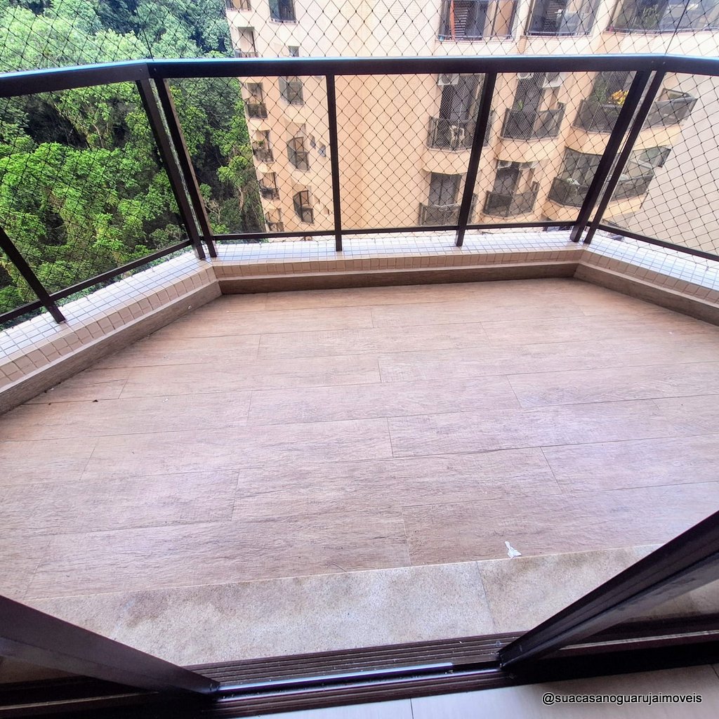 cobertura venda com 3 Quartos e 6 banheiros  280 m² por R 1.200.00 pitangueiras guaruja  
