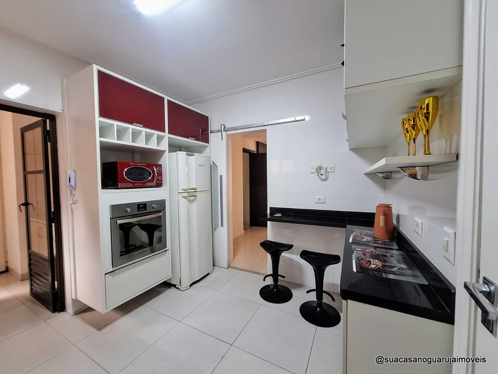 cobertura venda com 3 Quartos e 6 banheiros  280 m² por R 1.200.00 pitangueiras guaruja  