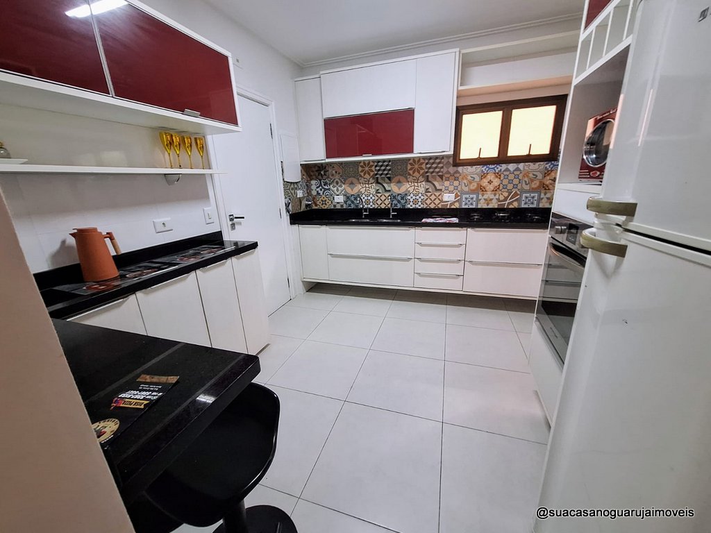 cobertura venda com 3 Quartos e 6 banheiros  280 m² por R 1.200.00 pitangueiras guaruja  