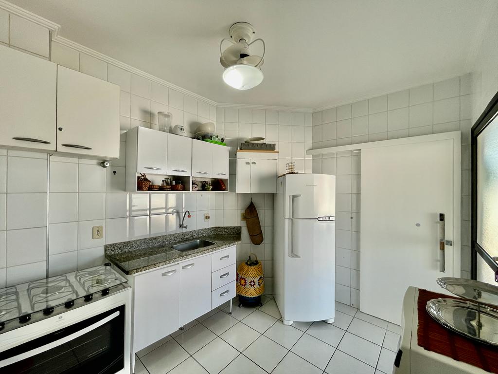 Cobertura à Venda na Praia das Pitangueiras Guarujá - 186m², Piscina Privativa, 100m do Mar cod R3505590