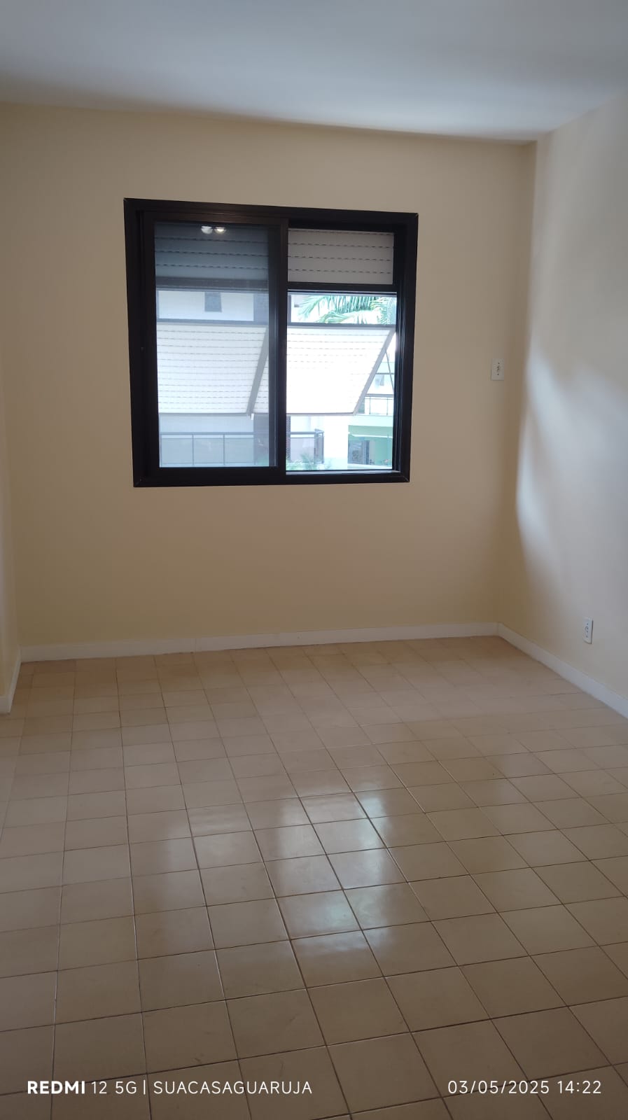 Apartamento Mobiliado à Venda com 1 Dormitório e Sacada na Praia da Enseada – região Rufinos, Guarujá cod R4937291
