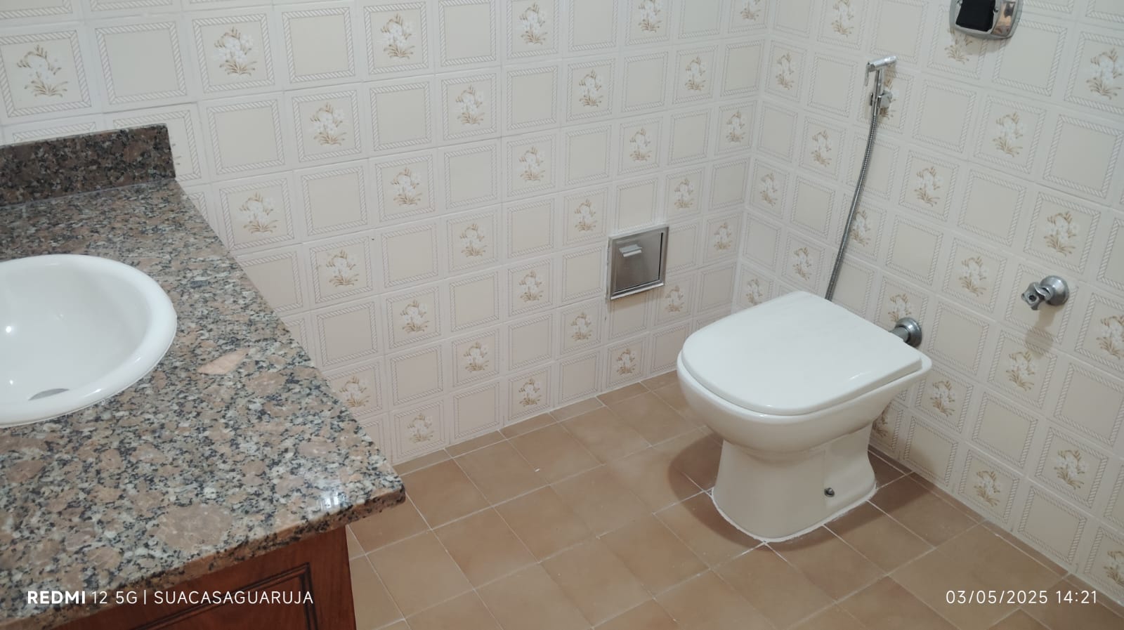 Apartamento Mobiliado à Venda com 1 Dormitório e Sacada na Praia da Enseada – região Rufinos, Guarujá cod R4937291
