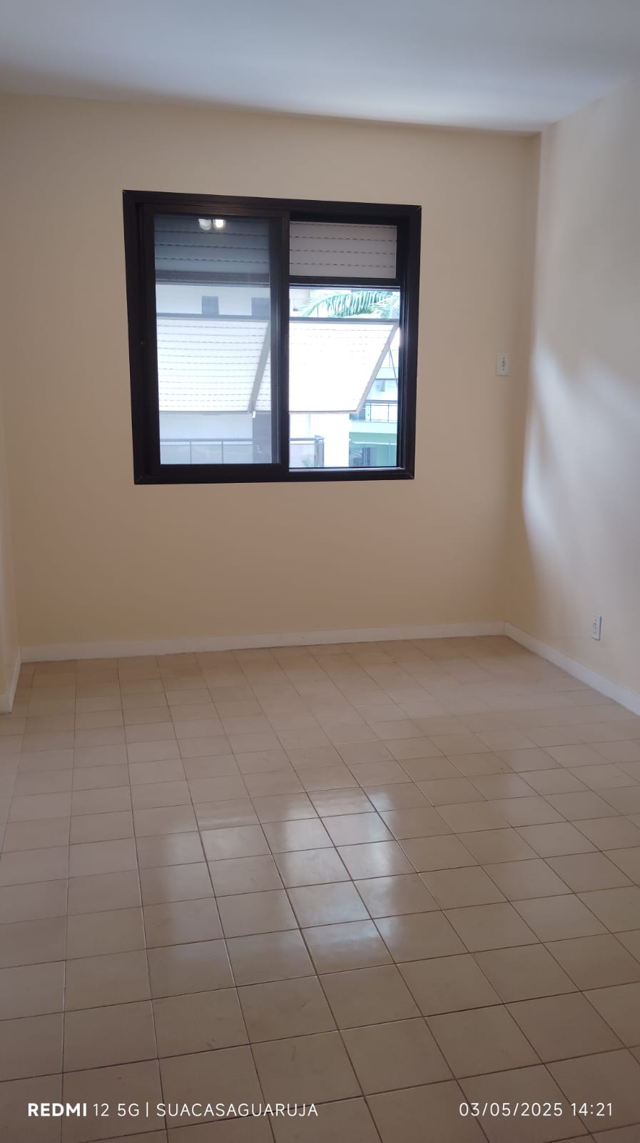 Apartamento Mobiliado à Venda com 1 Dormitório e Sacada na Praia da Enseada – região Rufinos, Guarujá cod R4937291