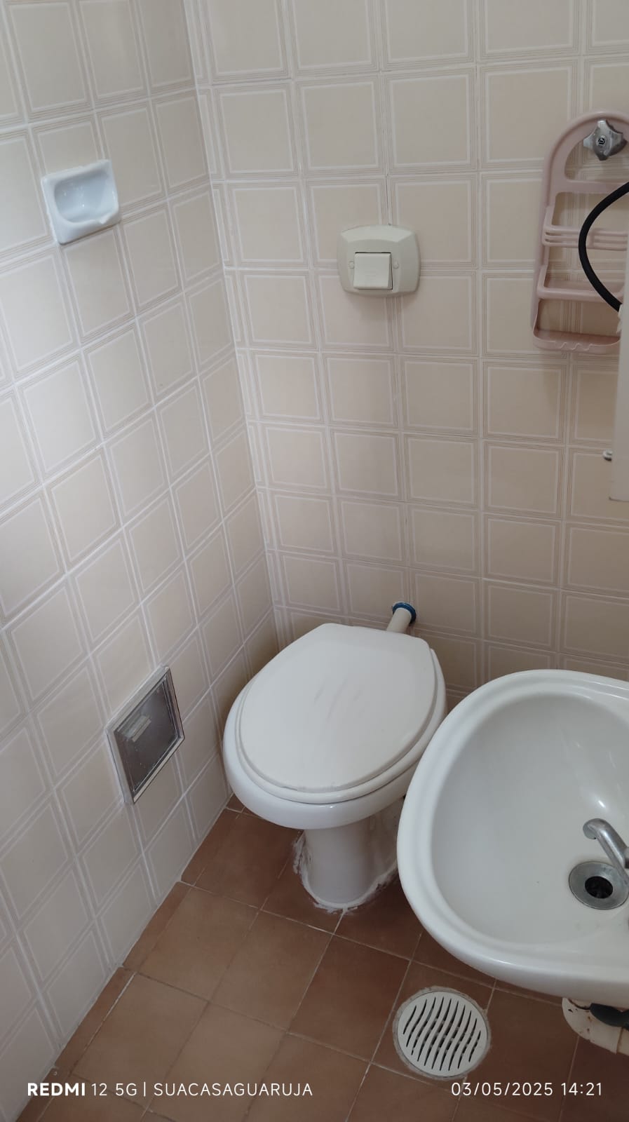 Apartamento Mobiliado à Venda com 1 Dormitório e Sacada na Praia da Enseada – região Rufinos, Guarujá cod R4937291