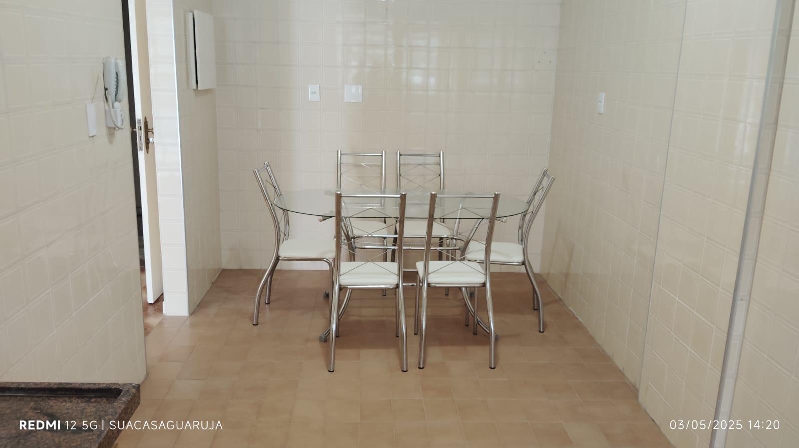 Apartamento Mobiliado à Venda com 1 Dormitório e Sacada na Praia da Enseada – região Rufinos, Guarujá cod R4937291