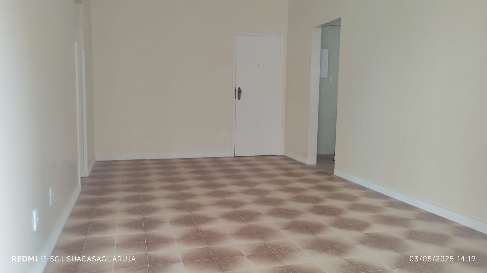 Apartamento Mobiliado à Venda com 1 Dormitório e Sacada na Praia da Enseada – região Rufinos, Guarujá cod R4937291
