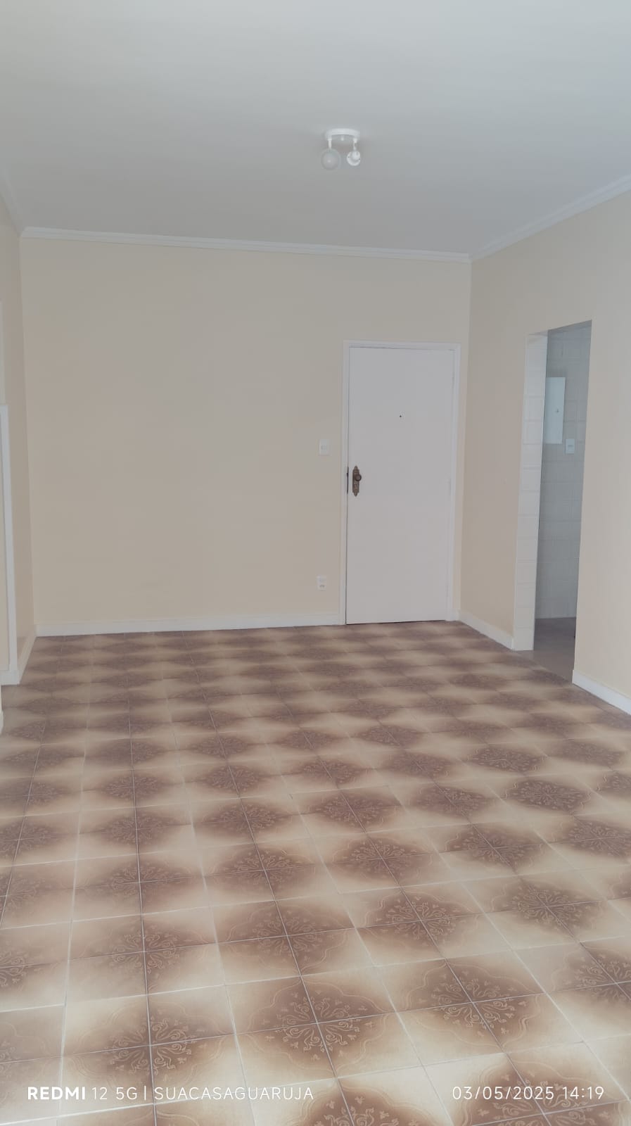 Apartamento Mobiliado à Venda com 1 Dormitório e Sacada na Praia da Enseada – região Rufinos, Guarujá cod R4937291