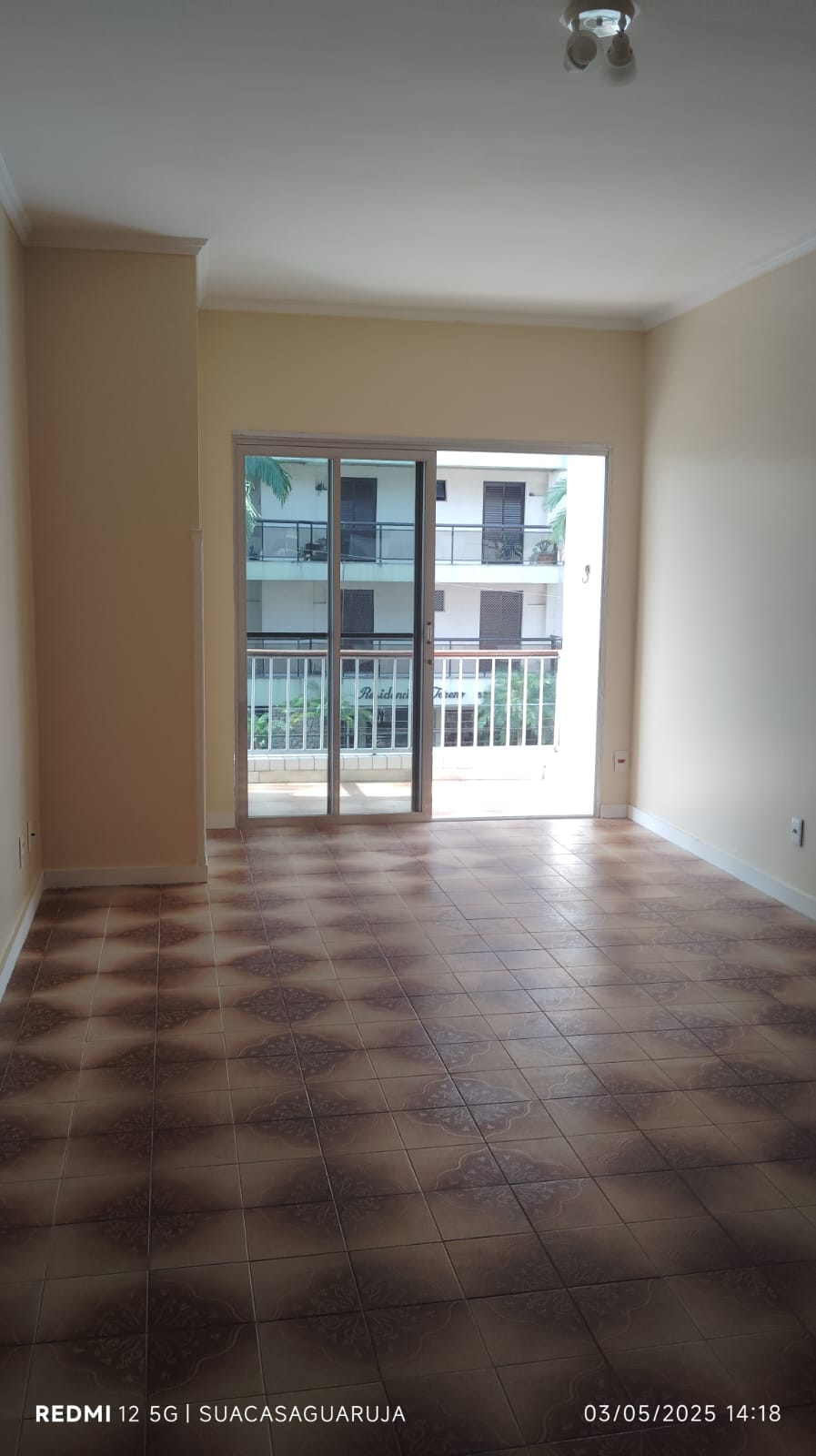 Apartamento Mobiliado à Venda com 1 Dormitório e Sacada na Praia da Enseada – região Rufinos, Guarujá cod R4937291