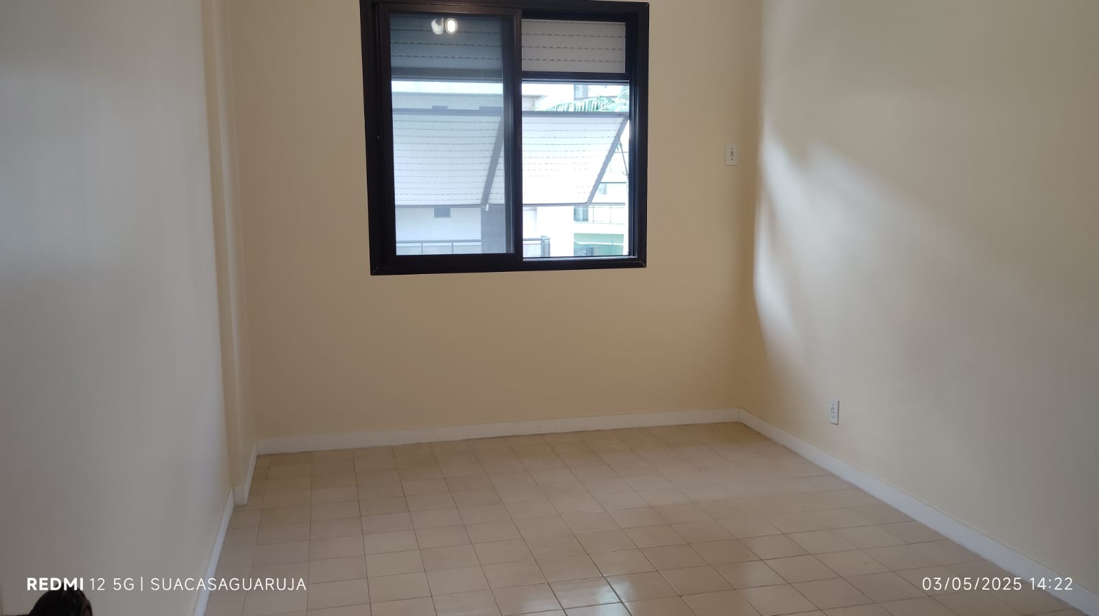 Apartamento Mobiliado à Venda com 1 Dormitório e Sacada na Praia da Enseada – região Rufinos, Guarujá cod R4937291
