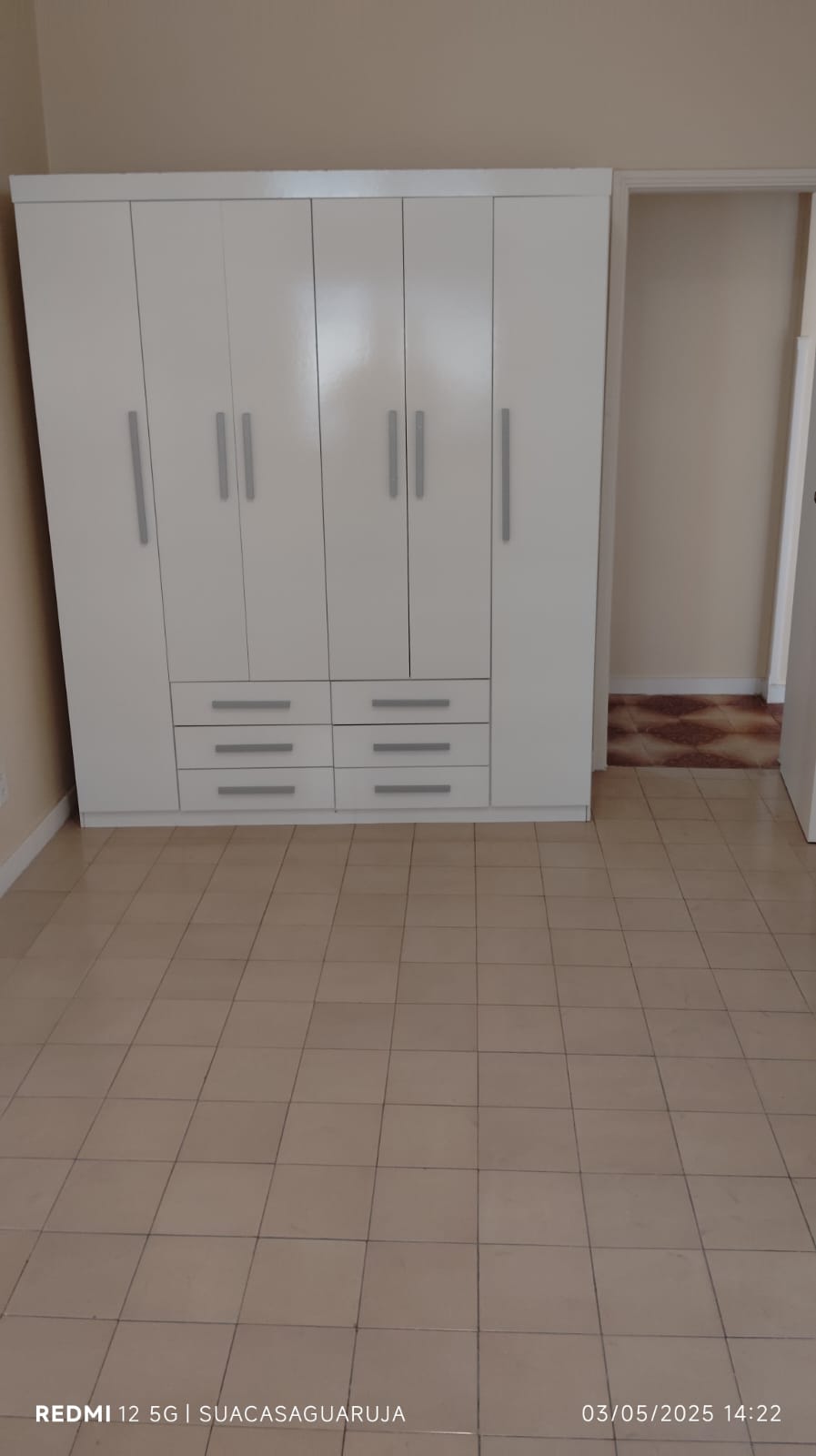 Apartamento Mobiliado à Venda com 1 Dormitório e Sacada na Praia da Enseada – região Rufinos, Guarujá cod R4937291