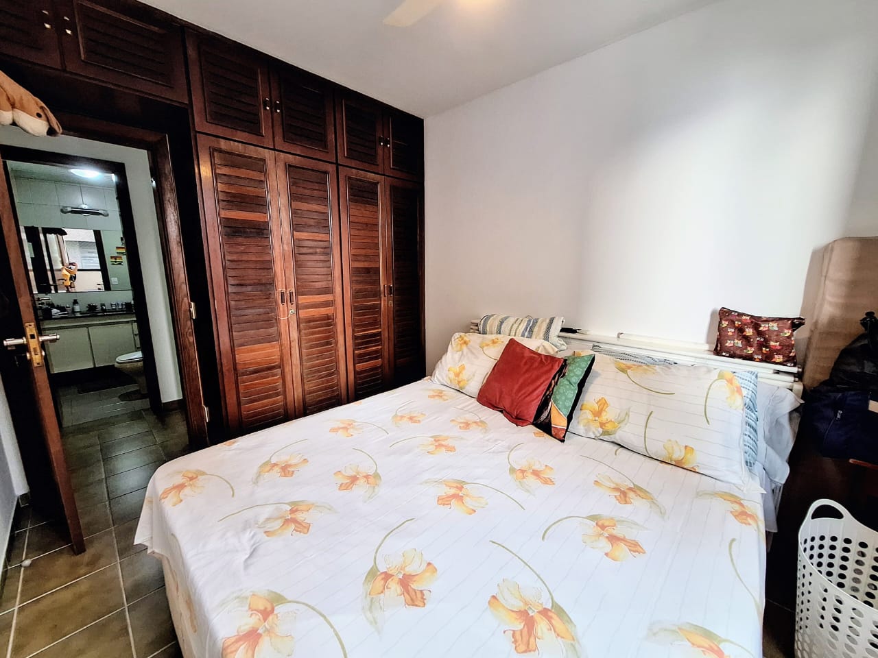 Apartamento à venda 3 Quartos  1 suite  2 vagas ,137m² - Pitangueiras  Guaruja cod R0324315