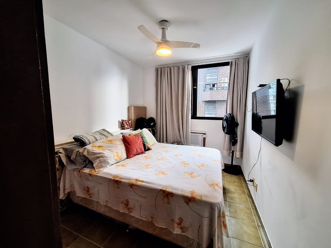 Apartamento à venda 3 Quartos  1 suite  2 vagas ,137m² - Pitangueiras  Guaruja cod R0324315