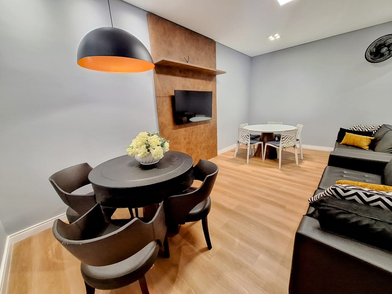 Apartamento à venda 3 Quartos  1 suite  2 vagas ,137m² - Pitangueiras  Guaruja cod R0324315