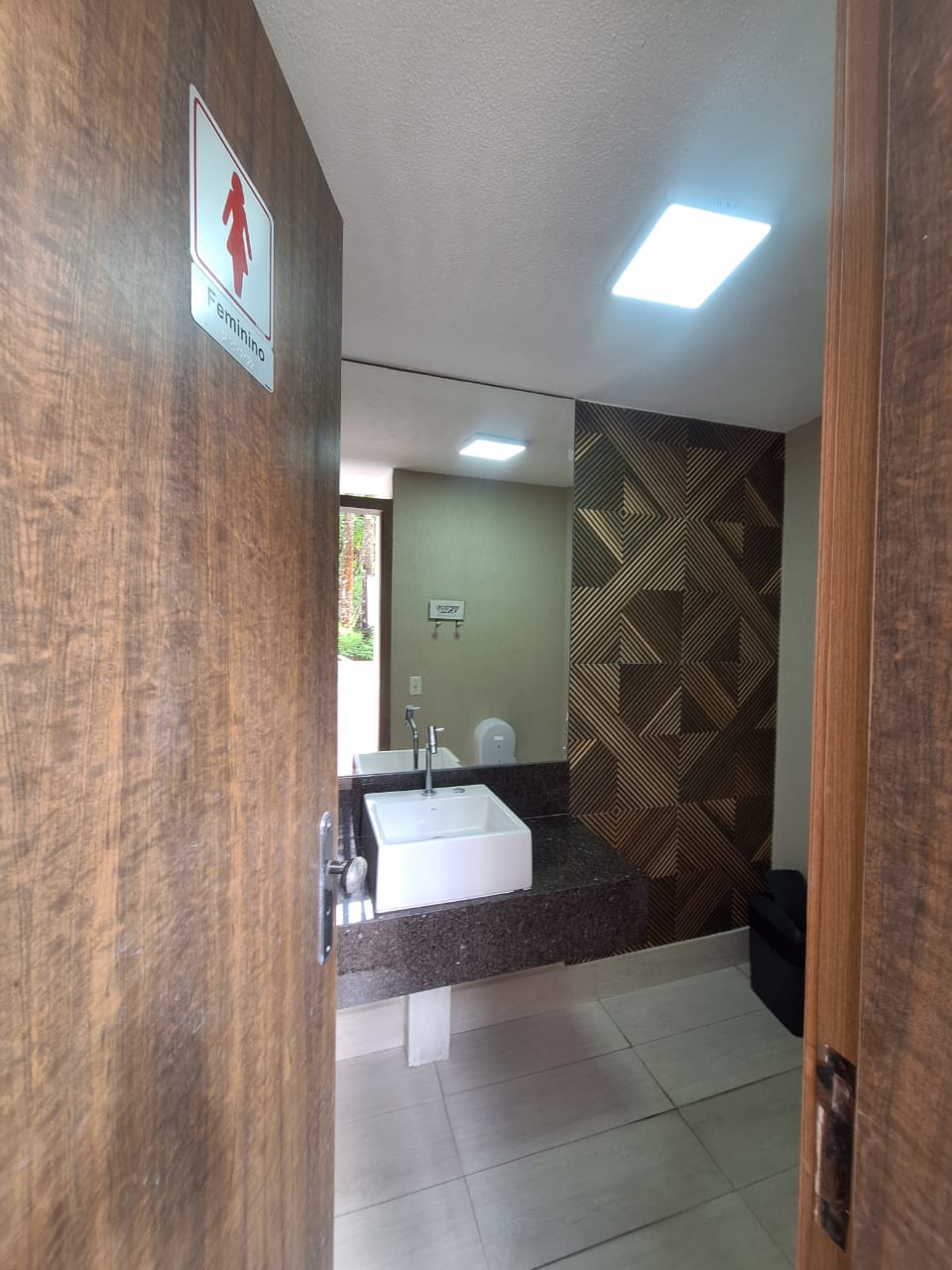 Apartamento à venda 3 Quartos  1 suite  2 vagas ,137m² - Pitangueiras  Guaruja cod R0324315