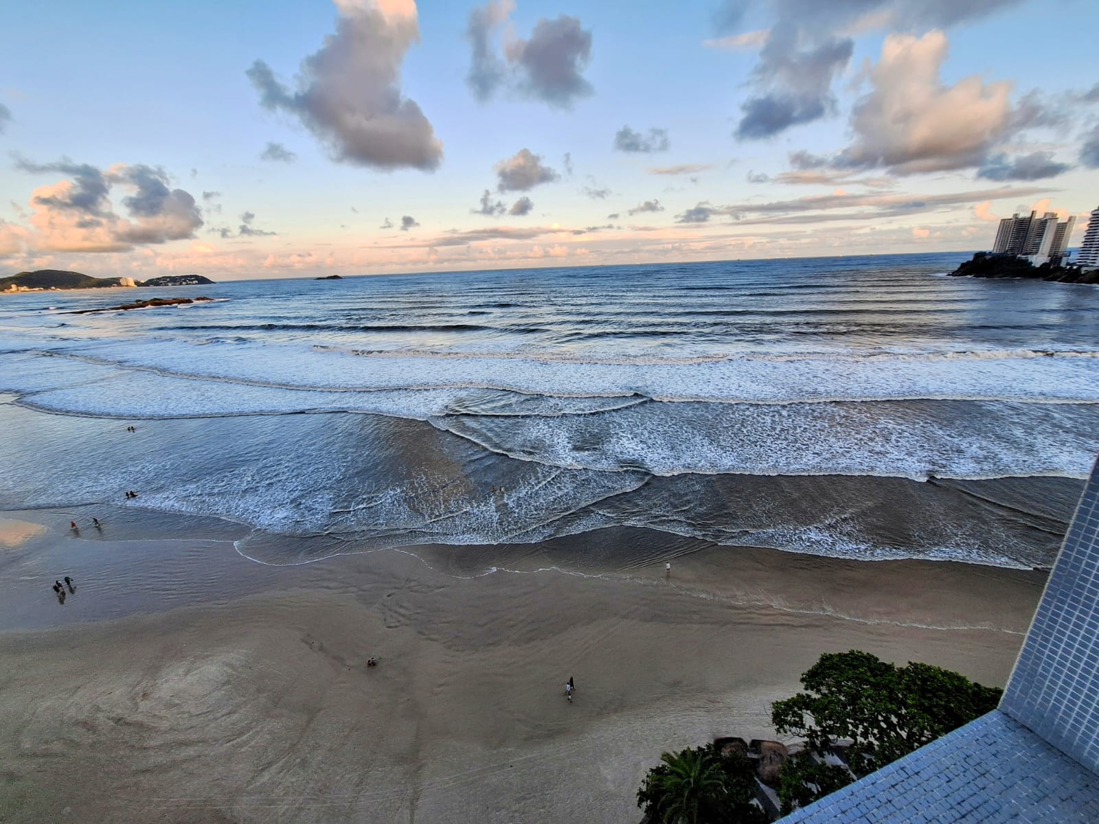 Apartamento Reformado com Vista Mar 2 dormitorios 2 suites 80m² Pitangueiras guaruja cod R5437629