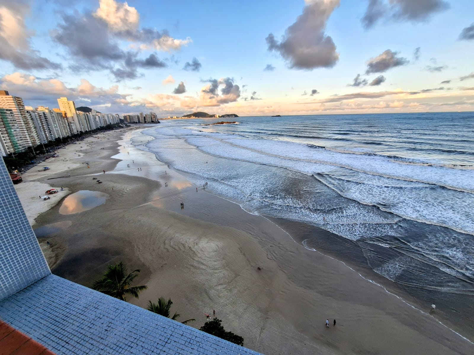 Apartamento Reformado com Vista Mar 2 dormitorios 2 suites 80m² Pitangueiras guaruja cod R5437629