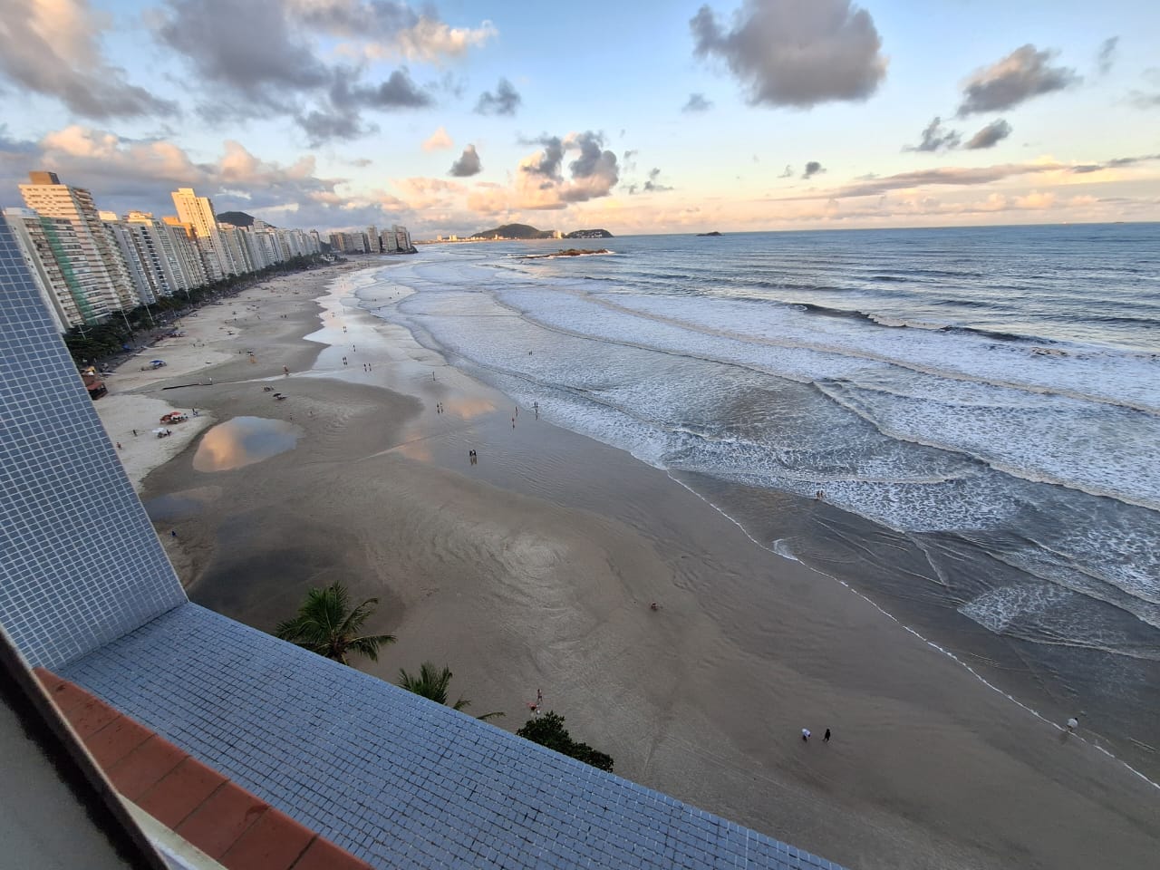 Apartamento Reformado com Vista Mar 2 dormitorios 2 suites 80m² Pitangueiras guaruja cod R5437629